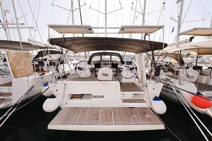 Hire Sailboat Dufour Yachts Dufour 520 GL Biograd na Moru