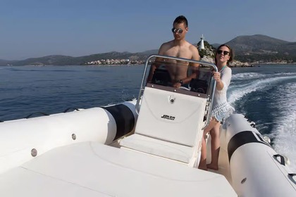 With or without a skipper