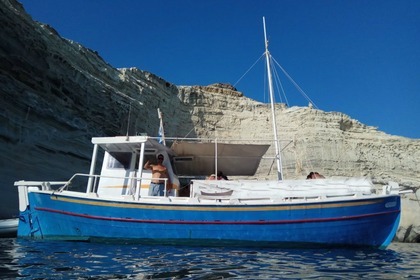 Verhuur Motorboot Traditional Wooden "Trechadiri" Milos