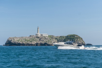 Alquiler de motora Bahía one 43