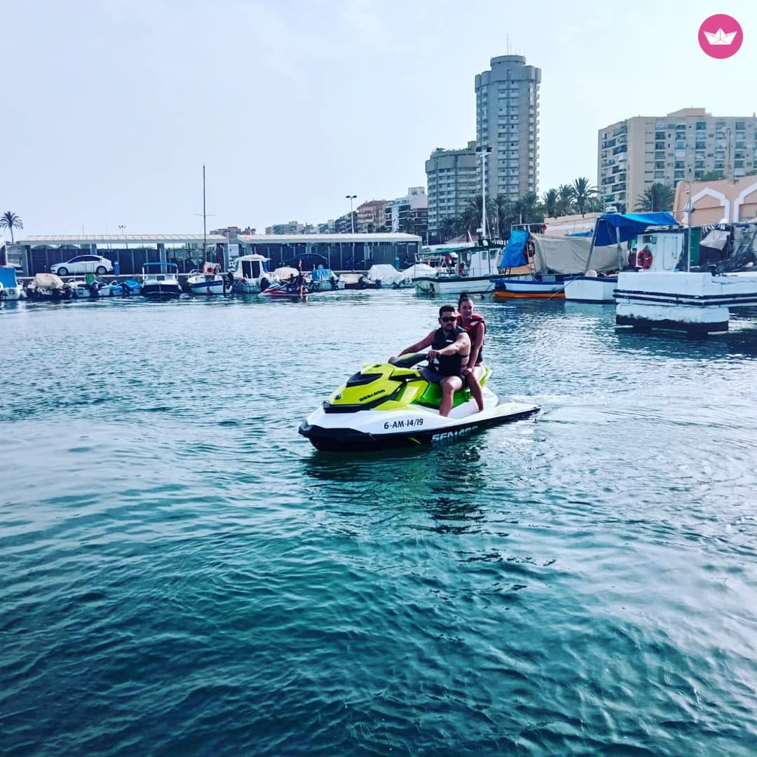 Jet-ski Seadoo JETSKI 70€ 30 MIN Y 130 EUR 1 HOUR 130cv