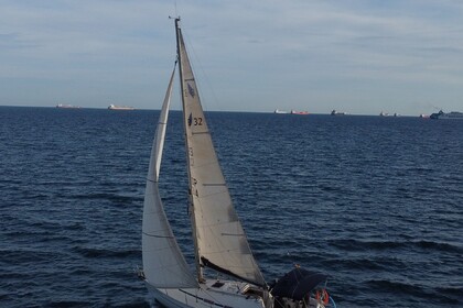 Sailboat Bavaria 32 Ideal for Families and Friends