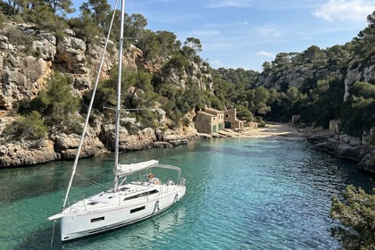 Oceanis 37.1 Nuevo (2026) - Lujo y confort en la Bahía de Palma