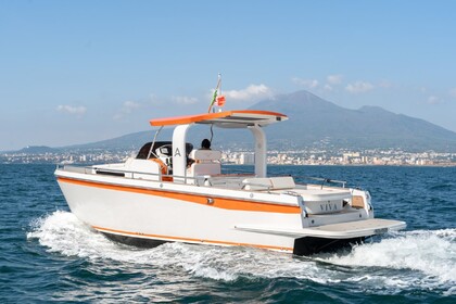 Hire Motorboat ITALYURE 35 Capri