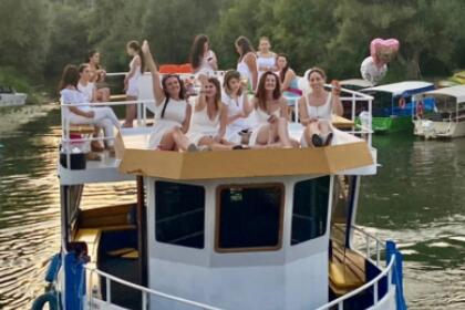 Rental Motorboat Custom Custom Virpazar