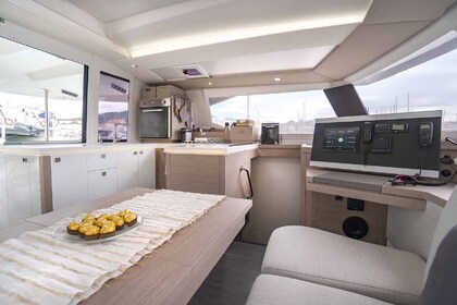 Hyra båt Katamaran Fountaine Pajot Fountaine Pajot Astrea 42 - 4 + 2 cab. Pula
