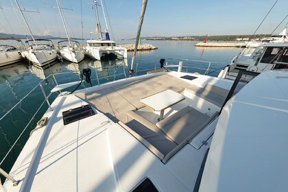 Charter Catamaran Catana Group Bali 4.2 - 4 + 1 cab. Biograd na Moru