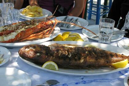 Spend an unforgettable day in Santorini with Santa Maria