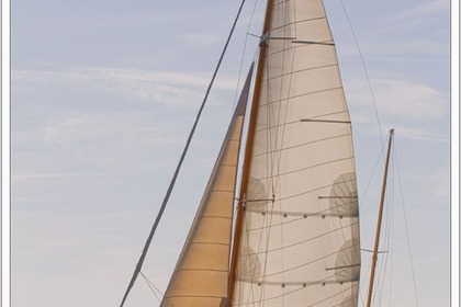 Charter Sailboat Alcor Yacht classique La Trinité-sur-Mer
