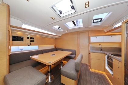 Hyra båt Segelbåt Dufour Yachts Dufour 470 - 5 cab. Vrulje
