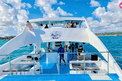 PREMIUM YACHT RENTAL:ALL INCLUSIVE CAPTAIN AND CREW