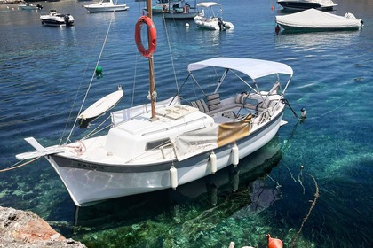 Explora el salvaje norte de Ibiza en un llaüt