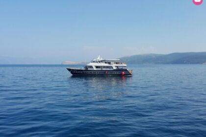 Traditional wooden boat Kamelija - for private tours