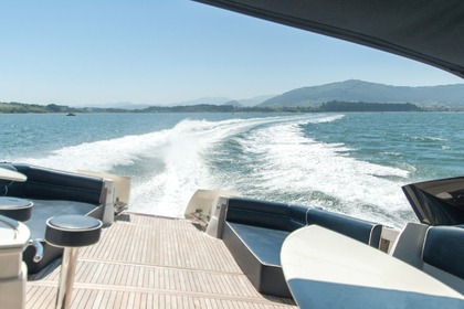 Alquiler de motora Bahía one 43