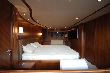 ALL IN – Sunseeker Predator 82 (Refit 2026)