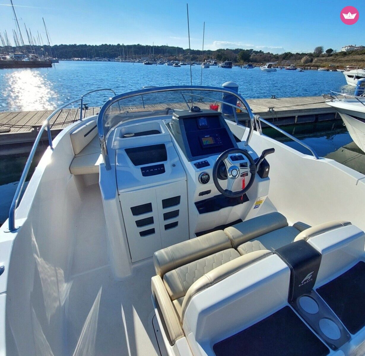 Bateau à moteur Karnic Sl