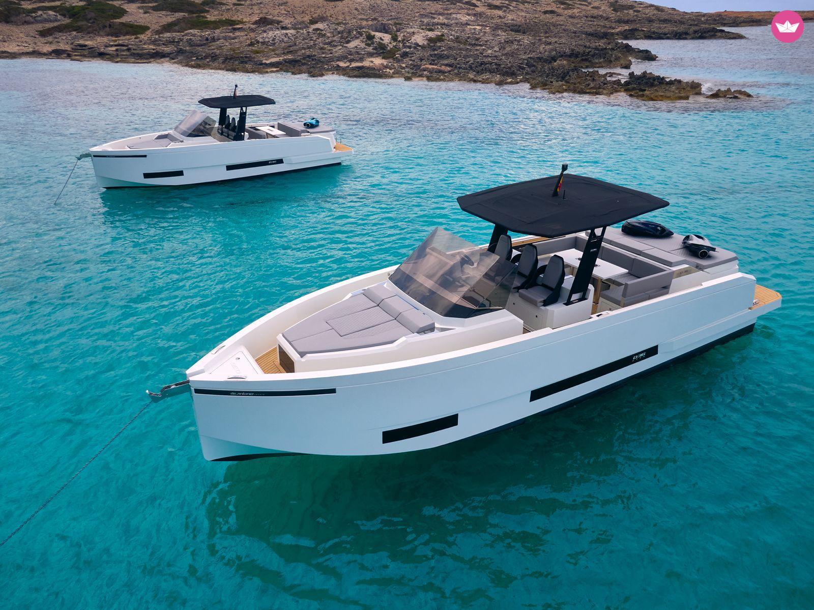 Bateau à moteur DE ANTONIO D36 8