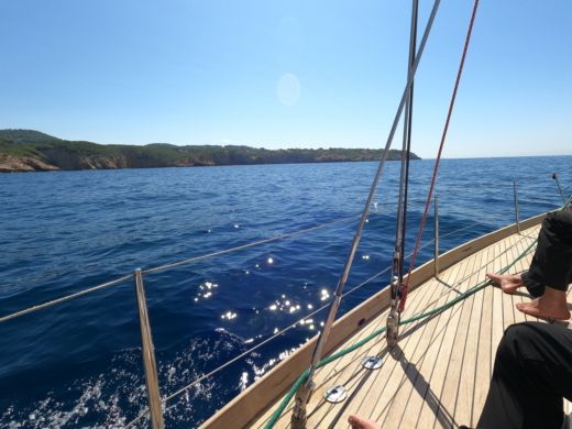 Сен-Сир-Сюр-Мер Sailboat Dick Carter (architecte) Monoquille alt tag text