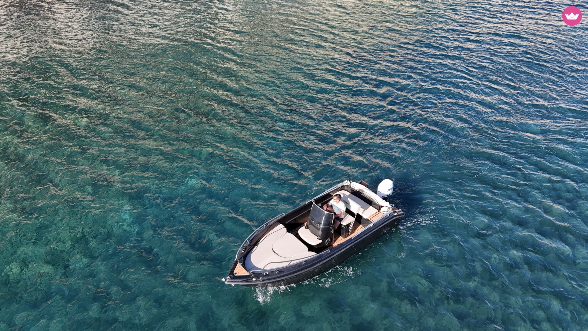 Bateau sans permis SANTORINI BLACK BOAT 60cv 4