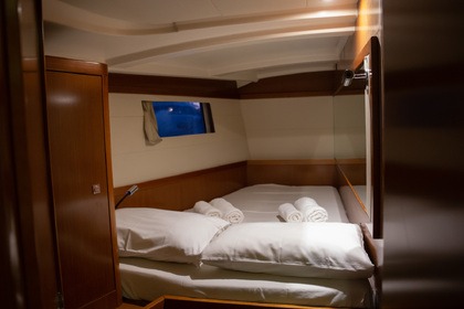 Hyra båt Segelbåt  Oceanis 48 Kavala