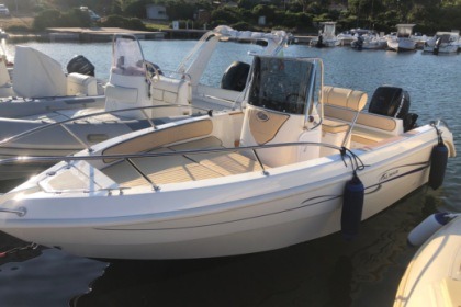 COMFORTABLE BOAT WITHOUT A LICENSE FOR THE MADDALENA ARCHIPELAGO AND CORSICA