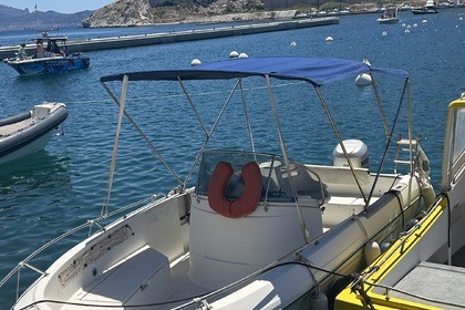 Hire Motorboat JEANNEAU Cap Camarat Marseille