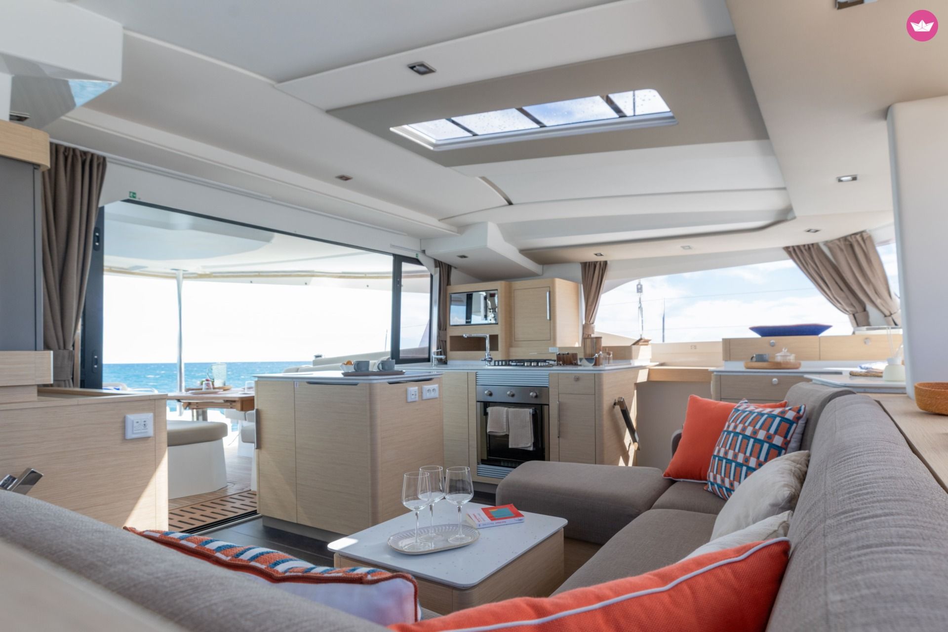Catamaran Fountaine Pajot FP 44 14m 6