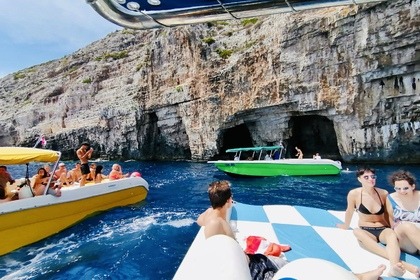 Rental Motorboat Enzo 35 Grad Kaštela