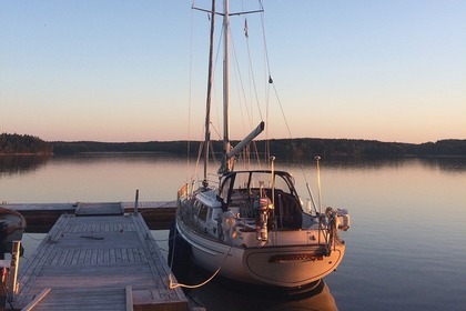 Verhuur Zeilboot Fantasi 44 Pilothouse Norrtälje