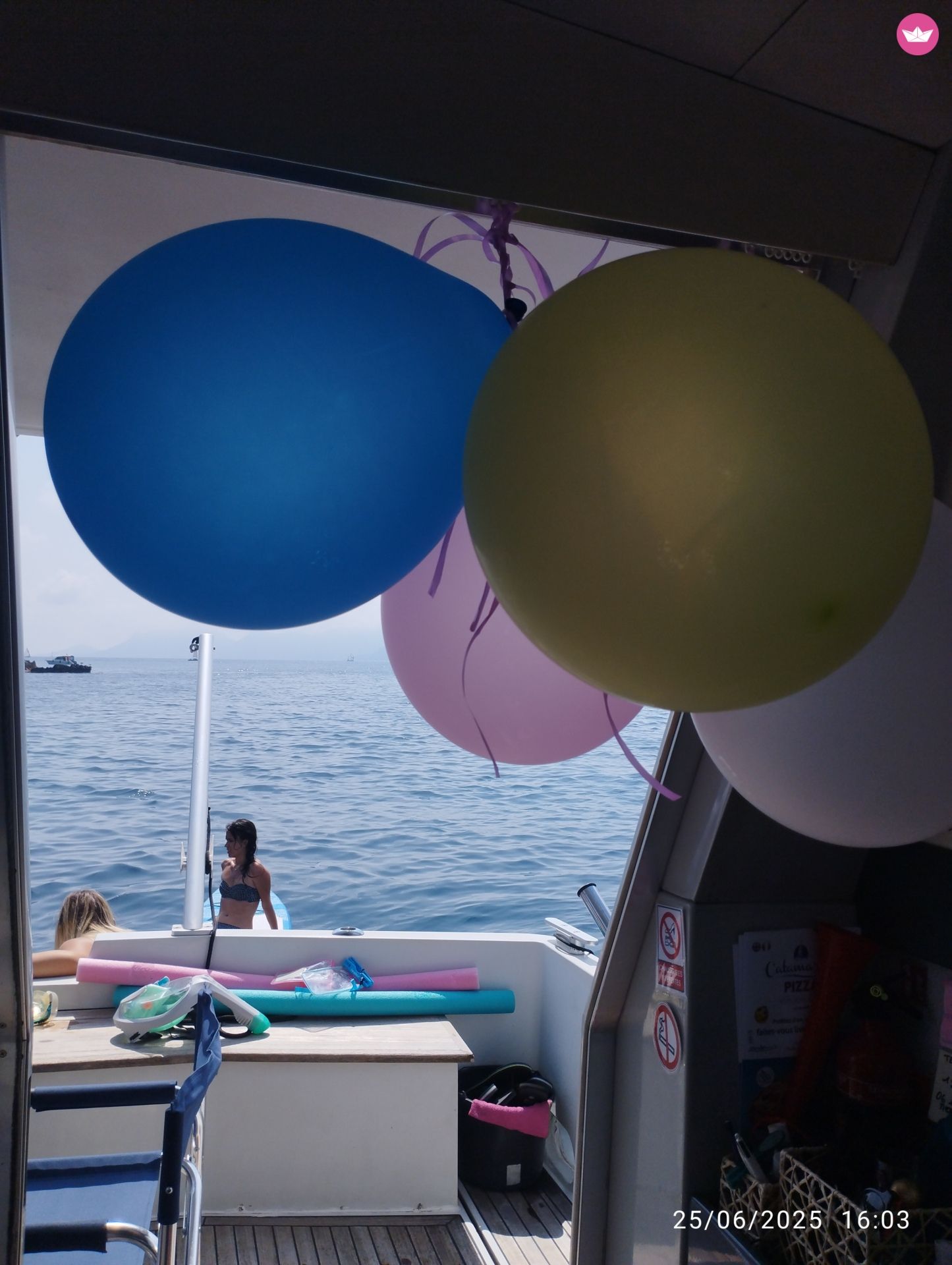 Bateau à moteur Girly Yacht Day Charter 250cv 6