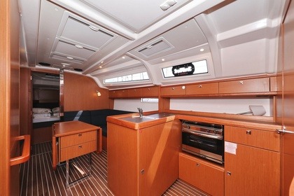 Hyra båt Segelbåt Bavaria Yachtbau Bavaria Cruiser 37 - 3 cab. Pirovac