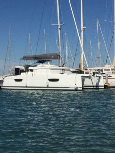 location catamaran port camargue