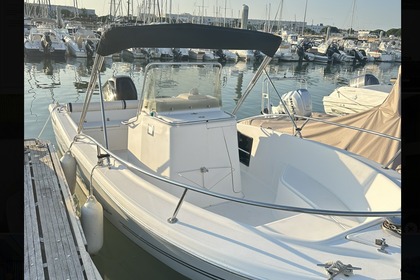 Charter Motorboat Kelt sa White shark 205 open Royan