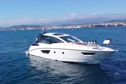 Verhuur Motorboot Beneteau Gran Turismo 46 Cannes