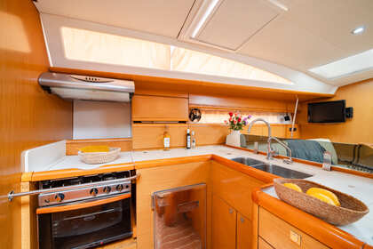 Jeanneau 53 in Lavrio