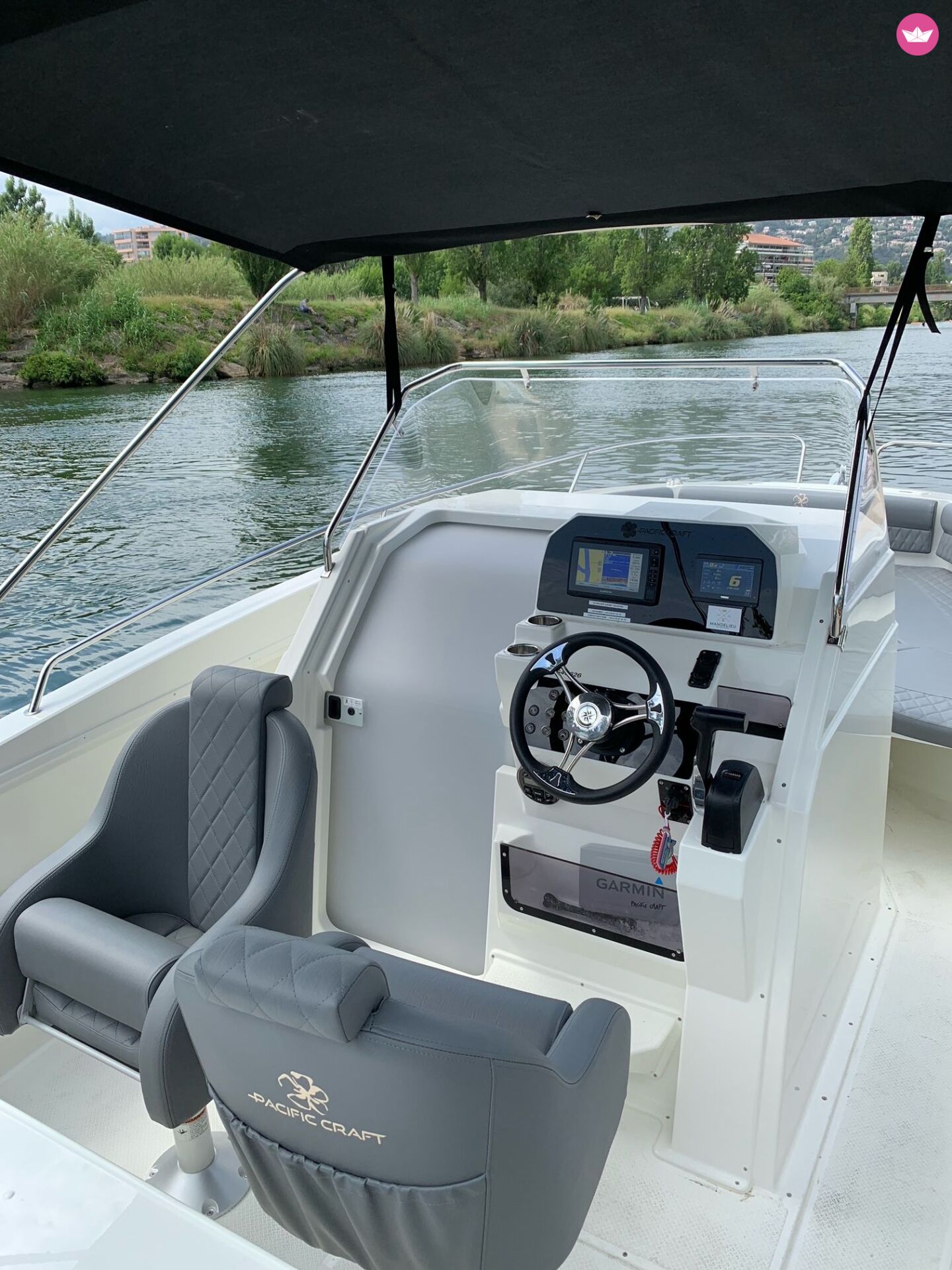 Bateau à moteur Pacific Craft Open 750 4
