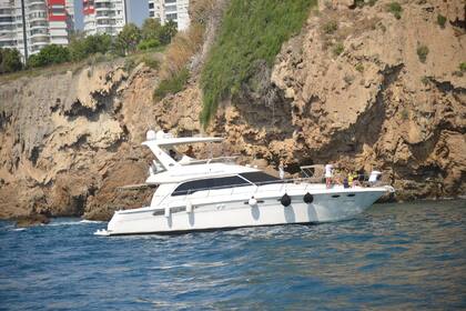 Hyra båt Motorbåt Sea Ray 480 sedan bridge Antalya