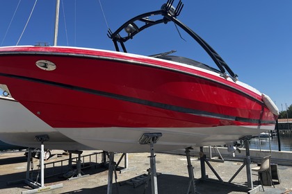 Rental Motorboat Regal 2000 RS Marignane