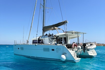 Charter Catamaran Lagoon Lagoon 400 S2 Ibiza
