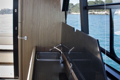 Iate a motor MIGA 600 HP (2019)