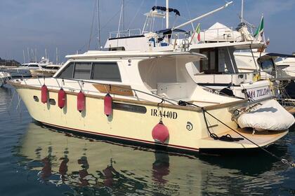 Hyra båt Motorbåt Solare Solare 43 Catania