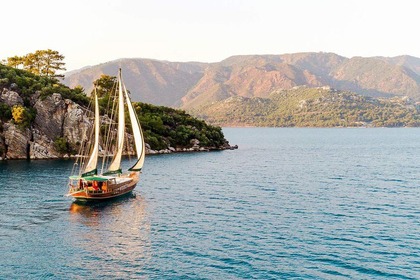 Goleta de lujo Dora Deniz