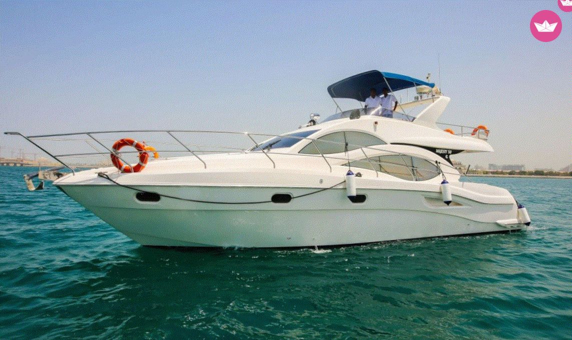 Bateau à moteur Majesty