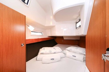 Charter Sailboat Bavaria Bavaria Cruiser 37 Krk