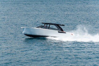 Hire Motorboat Custom Made Colnago 33 JG Croatia