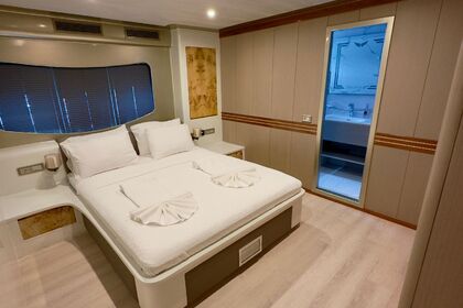 Ultra Luxury gulet with a capacity of 10 people