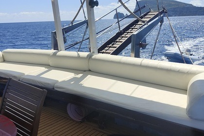 Hyra båt Guletbåt Muharrem Ercan Caicco Turco Isola Rossa