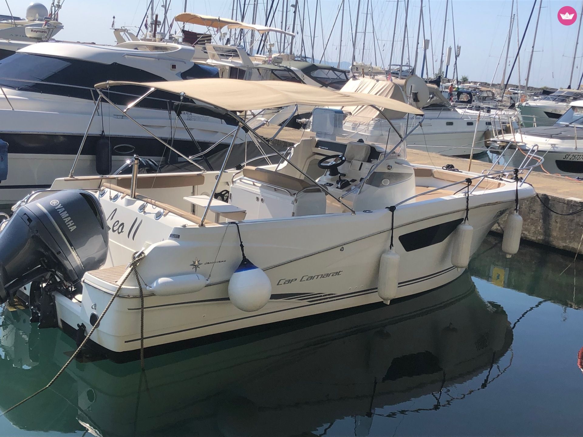 Bateau à moteur Jeanneau cap camarat 8,5 cc 300cv 8