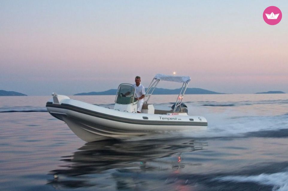 Bateau à moteur CAPELLI TEMPEST 650 OEPN LUXE