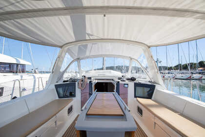 Hyra båt Segelbåt Bénéteau Oceanis 45 - 4 cab. Pomer
